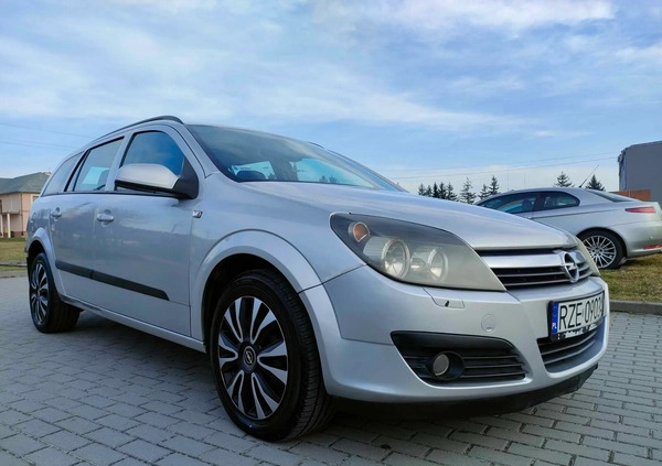 Opel Astra cena 7700 przebieg: 321211, rok produkcji 2006 z Rzeszów małe 326